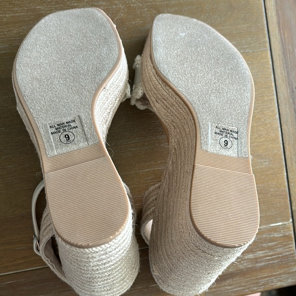 SODA Crochet Leather Wedges Size 9 - Picture 5 of 6